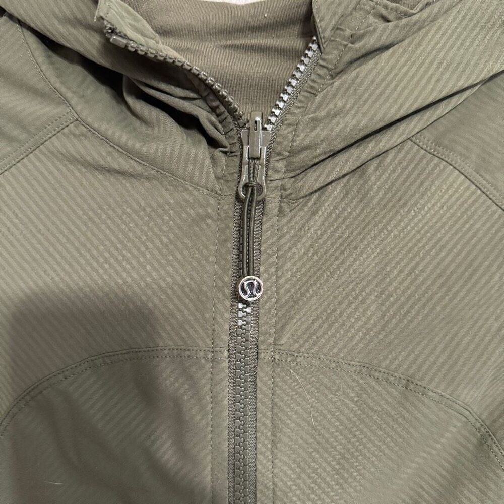 Lululemon in flux lined dance studio jacket in gator green size 6 - Picture 4 of 7